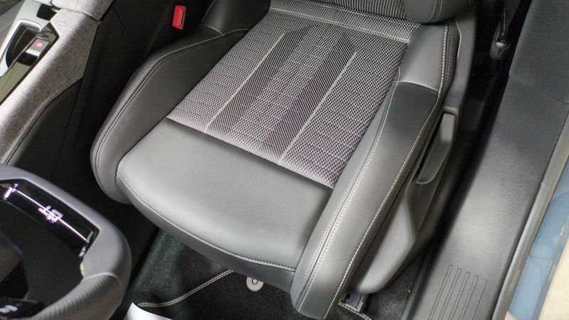 Peugeot 5008 nouveau Hybrid 145 e-dcs6 gt