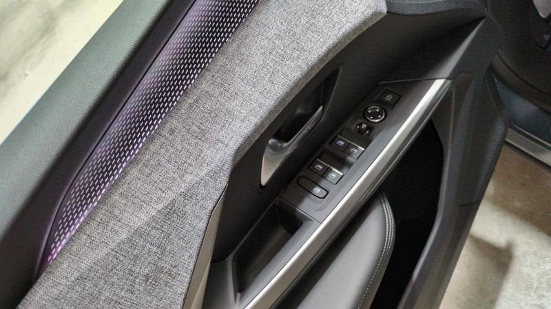 Peugeot 5008 nouveau Hybrid 145 e-dcs6 gt