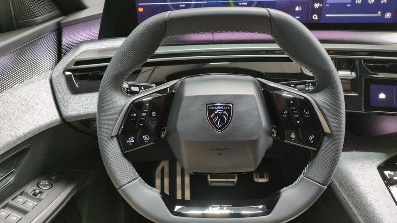 Peugeot 5008 nouveau Hybrid 145 e-dcs6 gt