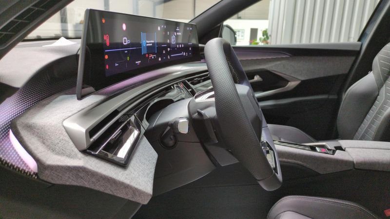 Peugeot 5008 nouveau Hybrid 145 e-dcs6 gt