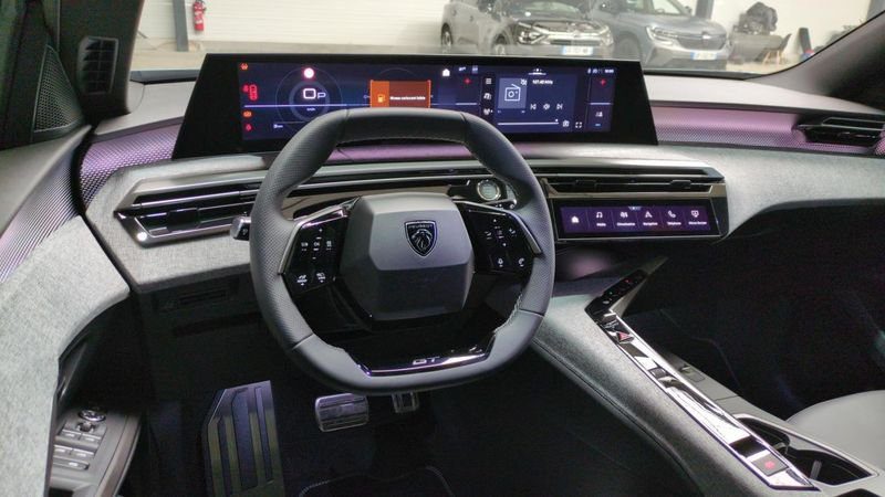 Peugeot 5008 nouveau Hybrid 145 e-dcs6 gt