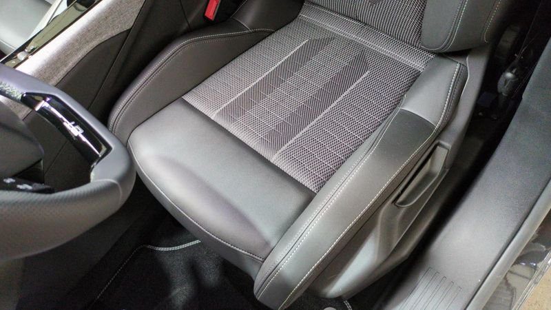 Peugeot 5008 nouveau Hybrid 145 e-dcs6 gt