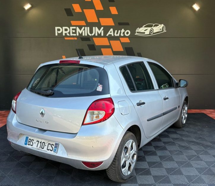 RENAULT CLIO 2011