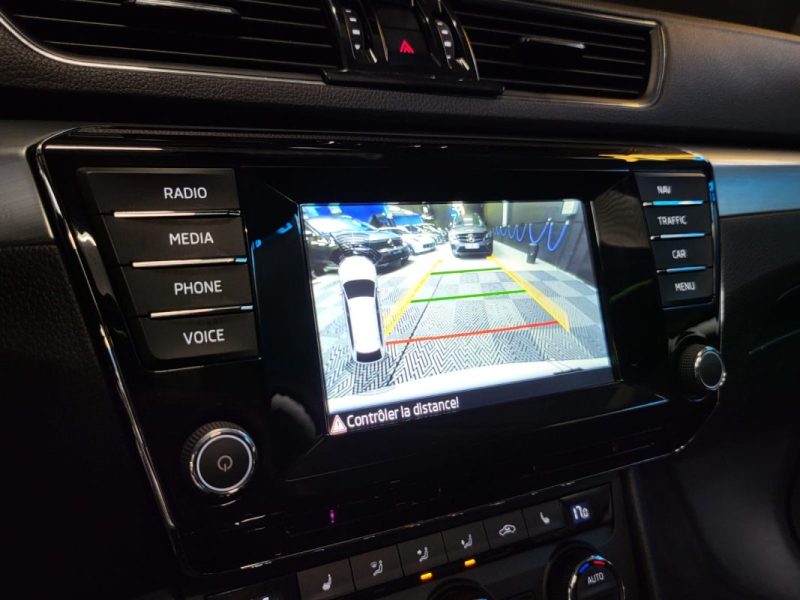 SKODA SUPERB 1.6 TDI 120CV SPORTLINE / TOIT OUVRANT + SIEGES CUIR ELECTRIQUES + VOLANT ALCANTARA /