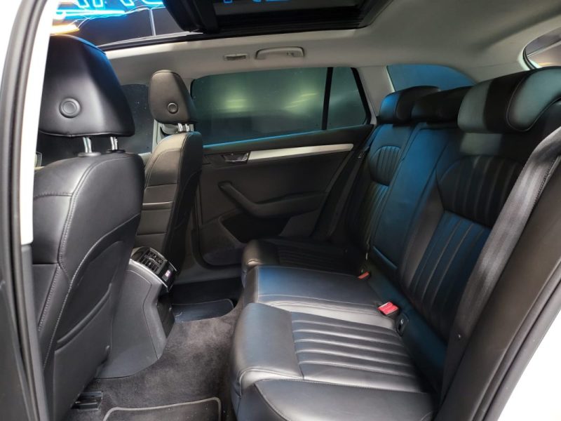 SKODA SUPERB 1.6 TDI 120CV SPORTLINE / TOIT OUVRANT + SIEGES CUIR ELECTRIQUES + VOLANT ALCANTARA /