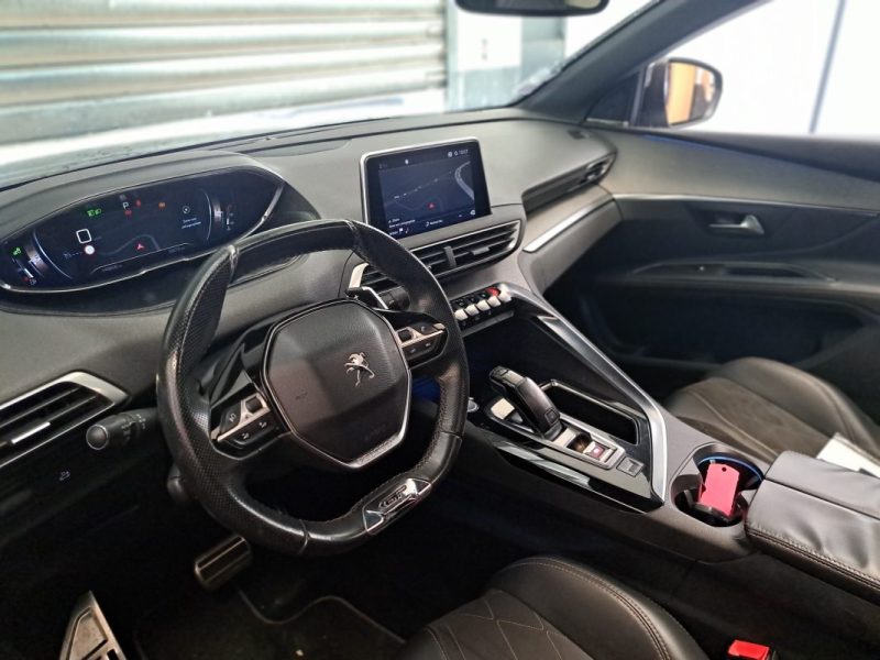 PEUGEOT 5008 2017
