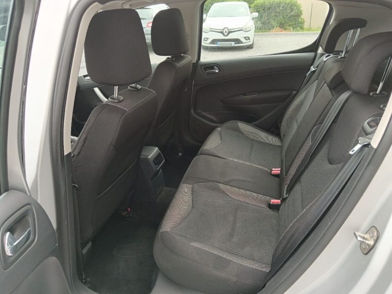 PEUGEOT 308 1.6 HDI 92 FAP Active 5p / BLUETOOTH / REGULATEUR  / EMBRAYAGE NEUF SUIVI COMPLET