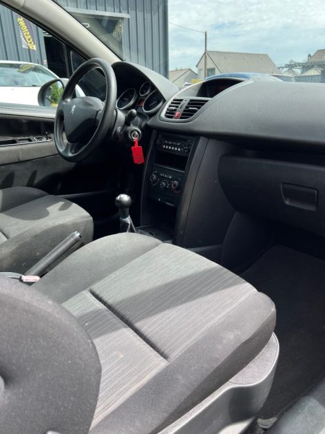 PEUGEOT 207 2009