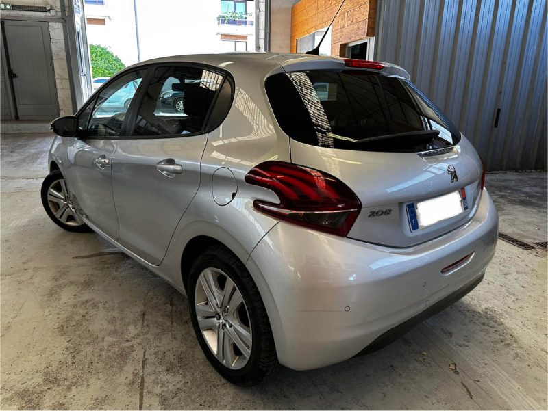 PEUGEOT 208 2016