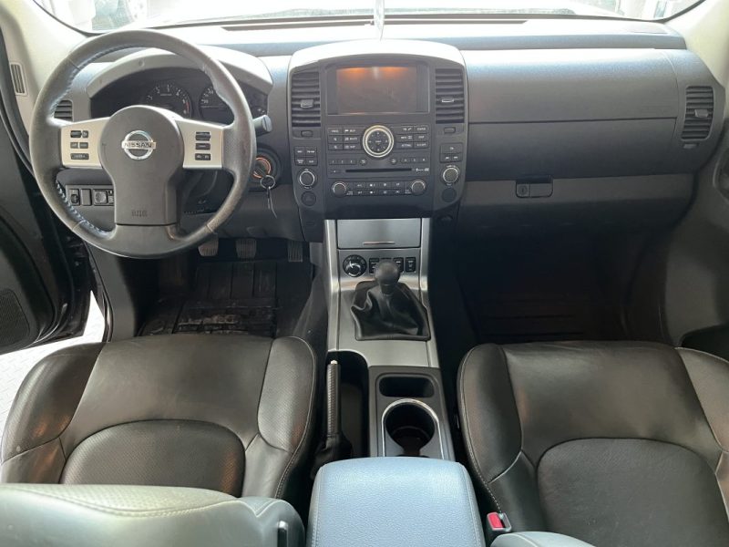 NISSAN NAVARA 2010