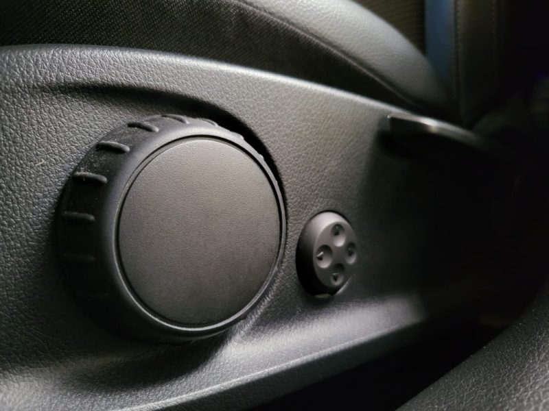 MERCEDES CLASSE A 180 136ch PROGRESSIVE LINE / TOIT OUVRANT + LUMIERE D'AMBIANCE + SIEGES CHAUFFANTS