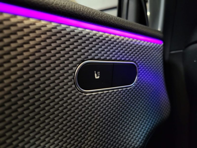 MERCEDES CLASSE A 180 136ch PROGRESSIVE LINE / TOIT OUVRANT + LUMIERE D'AMBIANCE + SIEGES CHAUFFANTS