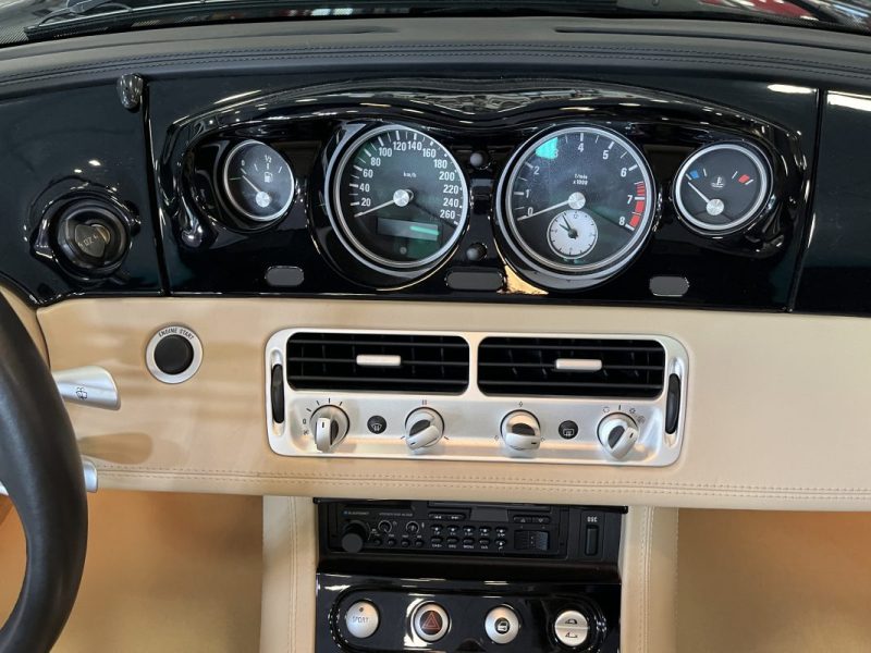 B.M.W. Z8 2001