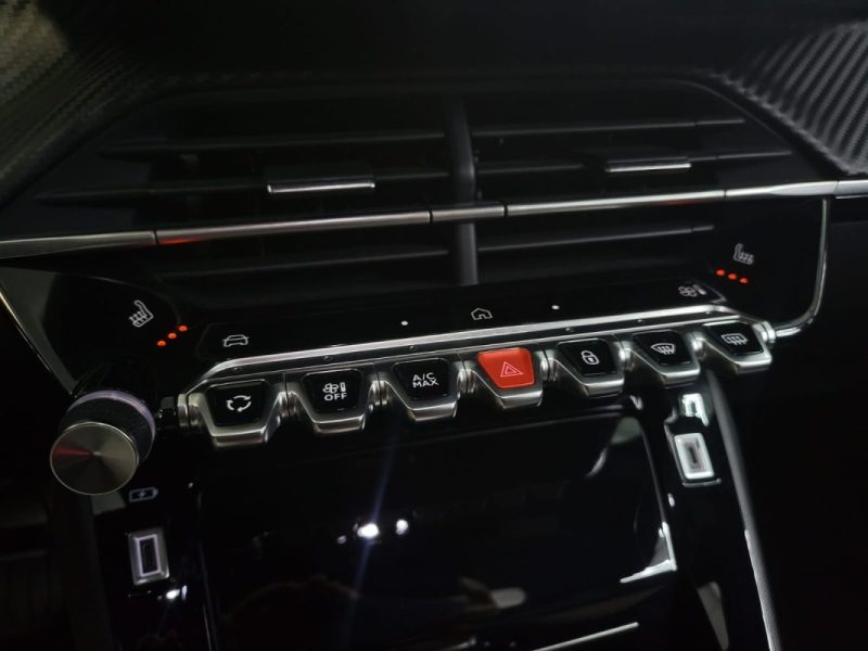 PEUGEOT 2008 e-2008 156ch Allure