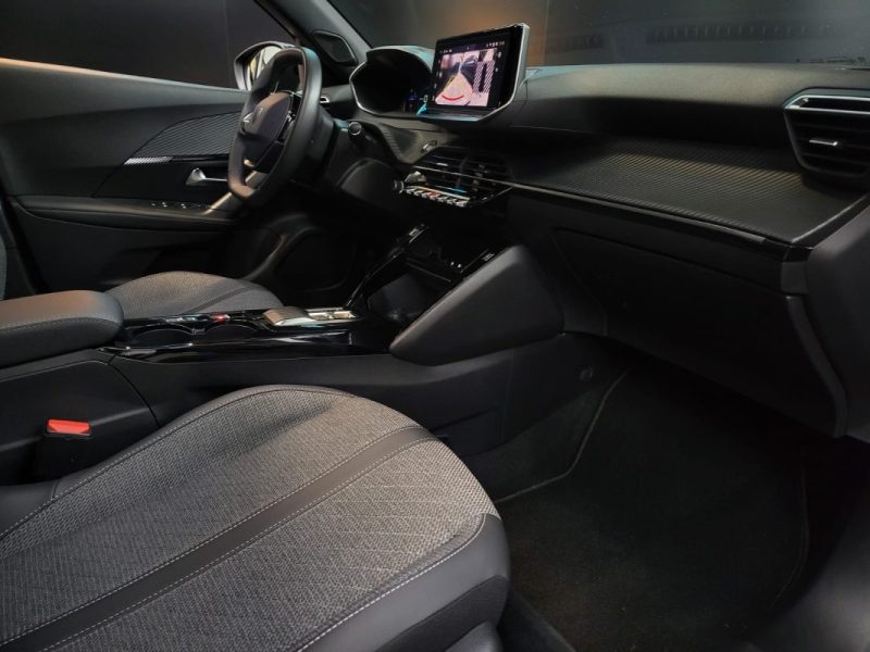 PEUGEOT 2008 e-2008 156ch Allure