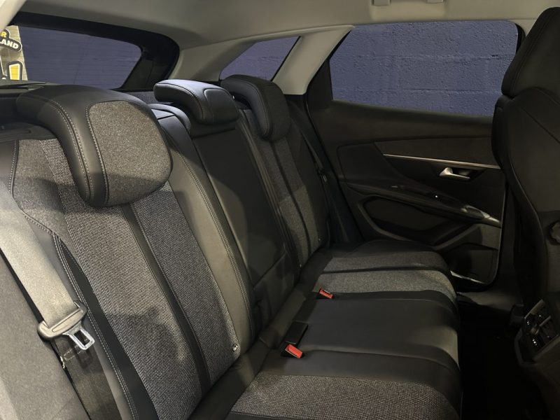 PEUGEOT 3008 1.2 PureTech 130ch Allure S&S EAT8 - DISTRIBUTION OK