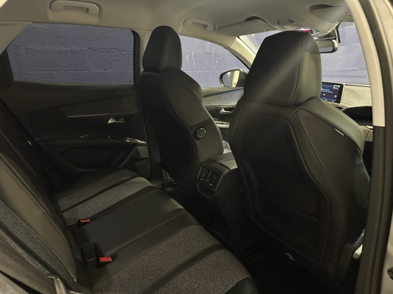 PEUGEOT 3008 1.2 PureTech 130ch Allure S&S EAT8 - DISTRIBUTION OK