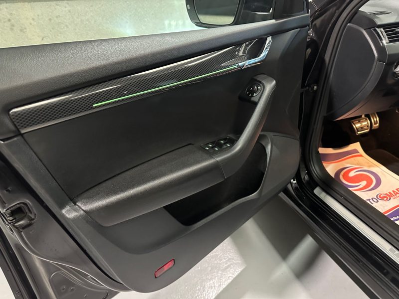 SKODA OCTAVIA COMBI 2.0 TDI 184 4X4 RS DSG7