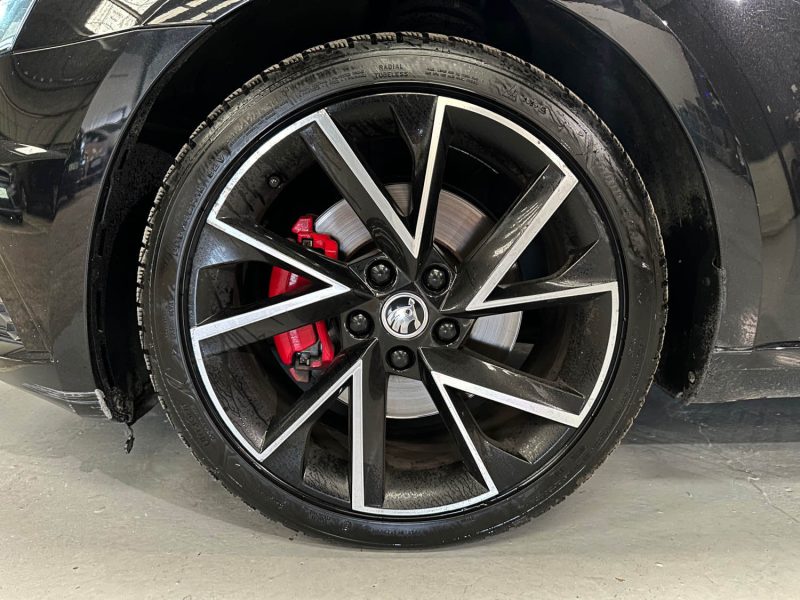 SKODA OCTAVIA COMBI 2.0 TDI 184 4X4 RS DSG7