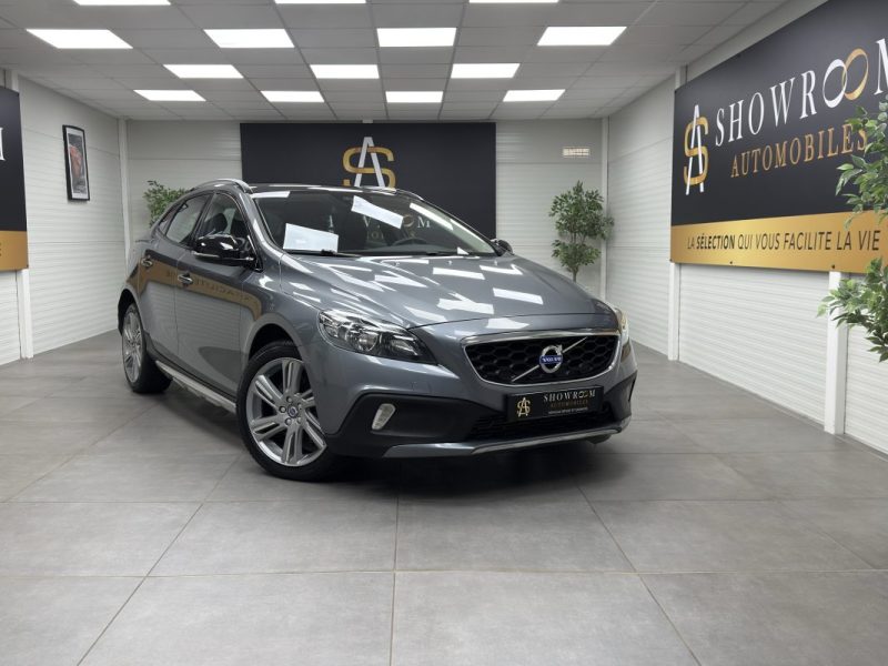 VOLVO V40 Cross Country D3 150ch - Momentum Business