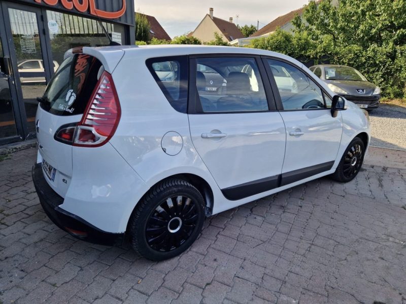 Renault SCENIC III Phase3 1.5L dCi 95cv AUTHENTIQUE *GPS* / Révisée&Garantie