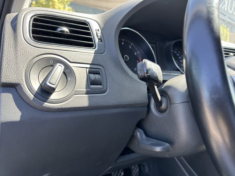 VOLKSWAGEN POLO V (2) 1.0 75 LOUNGE 5P