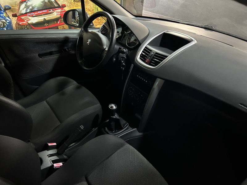 PEUGEOT 207 1.4i 95ch