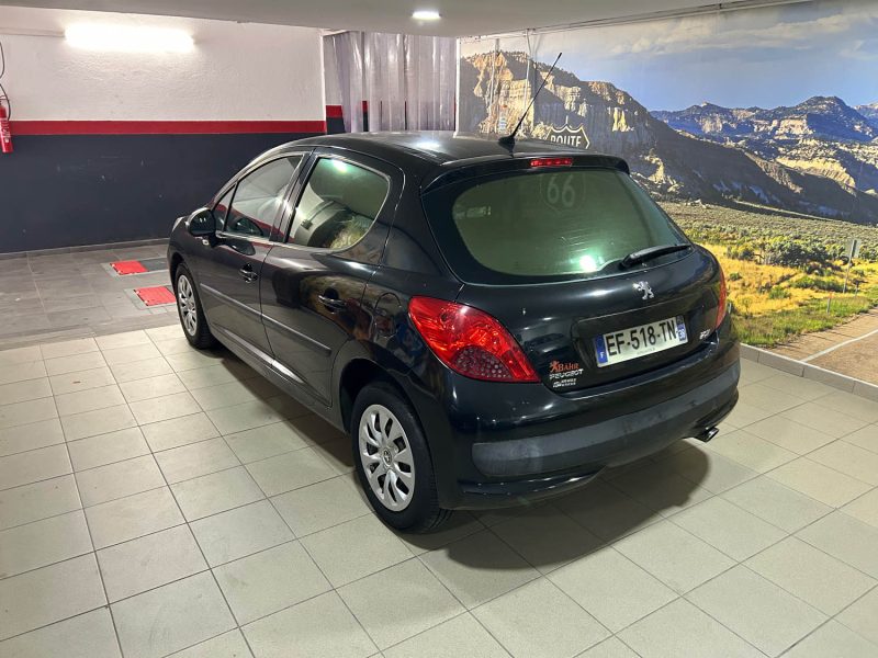 PEUGEOT 207 1.4i 95ch