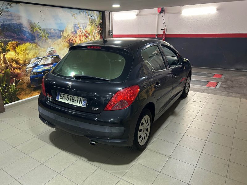 PEUGEOT 207 1.4i 95ch