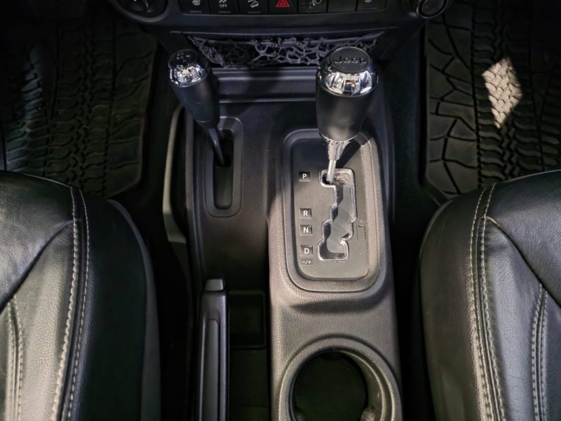 JEEP WRANGLER UNLIMITED 2.8 CRD 200ch Sahara BVA / DISTRI A JOUR