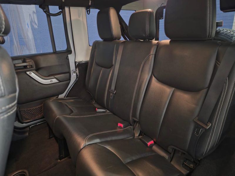 JEEP WRANGLER UNLIMITED 2.8 CRD 200ch Sahara BVA / DISTRI A JOUR