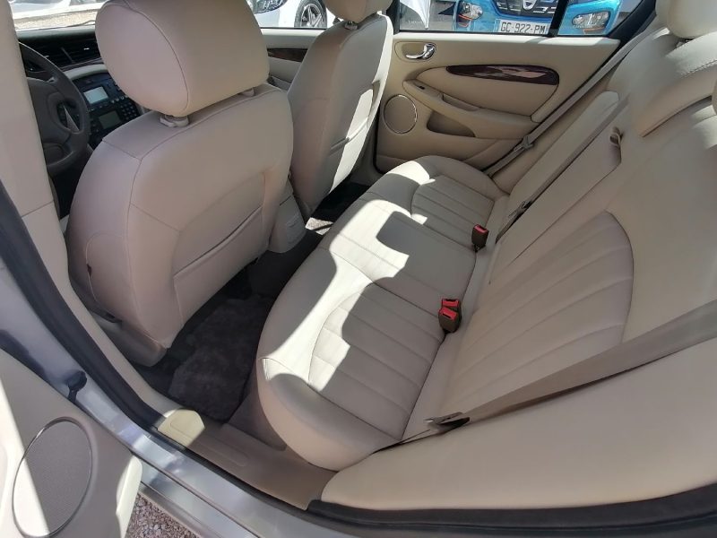 JAGUAR X-Type 3.0 V6 234ch