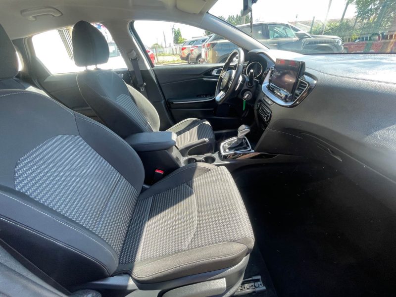 KIA CEE-D 3 2024 1.6 CRDI - 16V TURBO HYBRID POUR EXPORT OU PRO