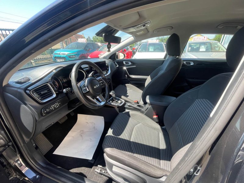 KIA CEE-D 3 2024 1.6 CRDI - 16V TURBO HYBRID POUR EXPORT OU PRO