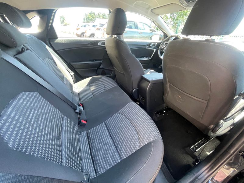 KIA CEE-D 3 2024 1.6 CRDI - 16V TURBO HYBRID POUR EXPORT OU PRO