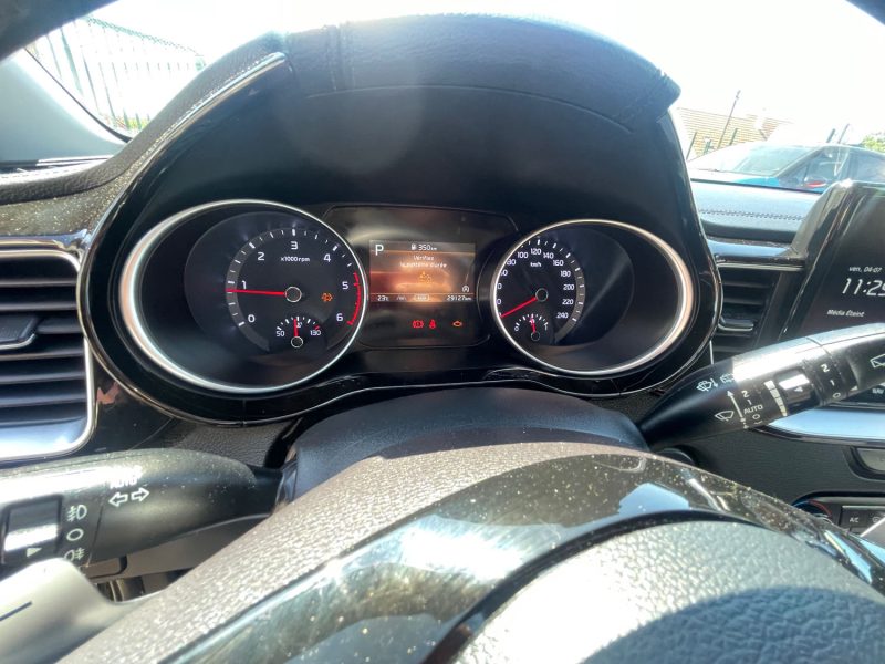 KIA CEE-D 3 2024 1.6 CRDI - 16V TURBO HYBRID POUR EXPORT OU PRO