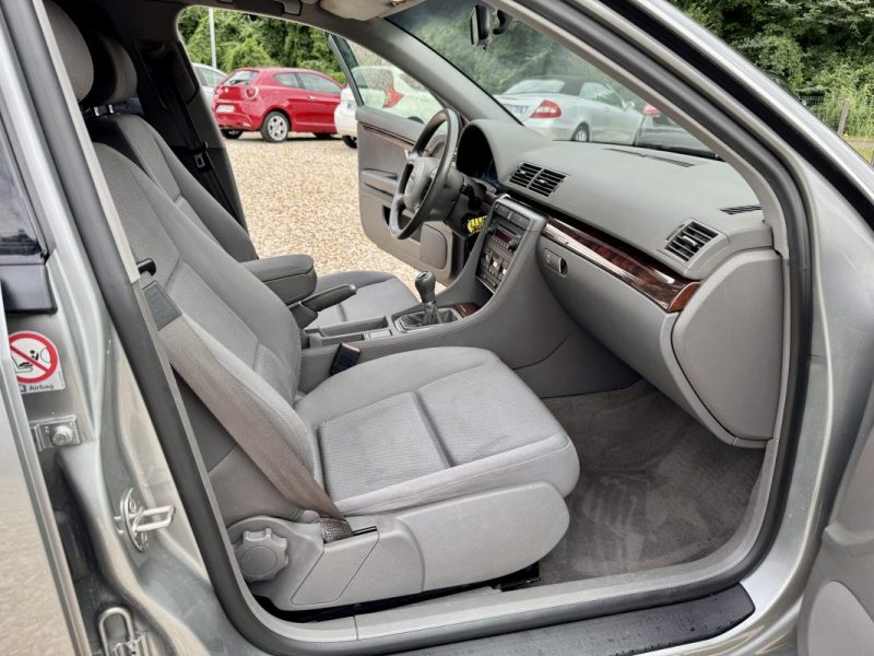 AUDI A4 2002