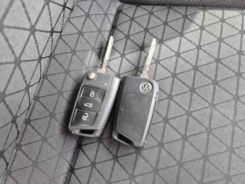 VOLKSWAGEN T-CROSS 2019.