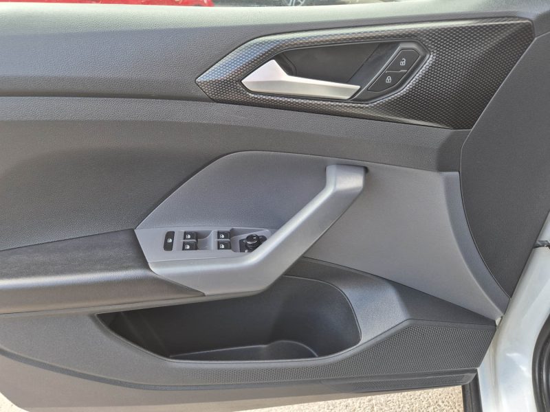 VOLKSWAGEN T-CROSS 2019.