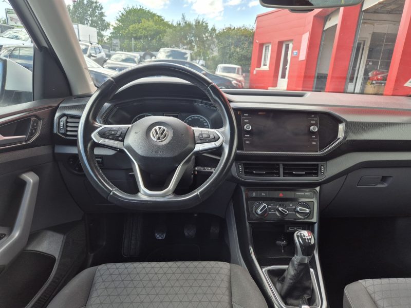 VOLKSWAGEN T-CROSS 2019.