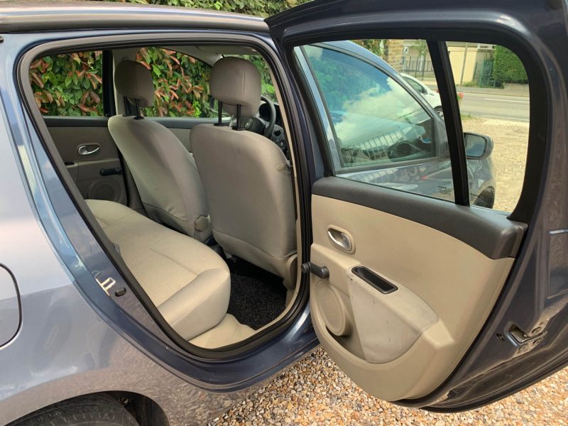 RENAULT CLIO 2007 1.2 16 v