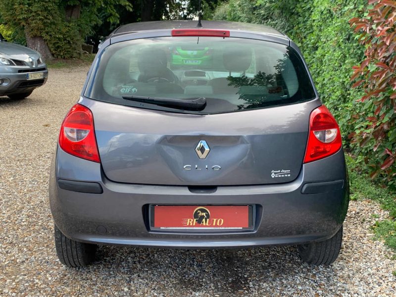 RENAULT CLIO 2007 1.2 16 v
