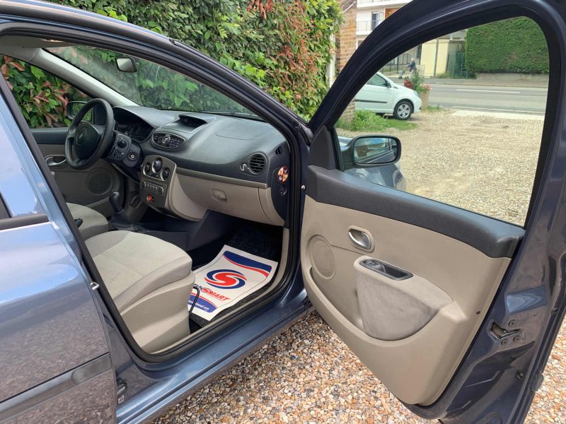 RENAULT CLIO 2007 1.2 16 v