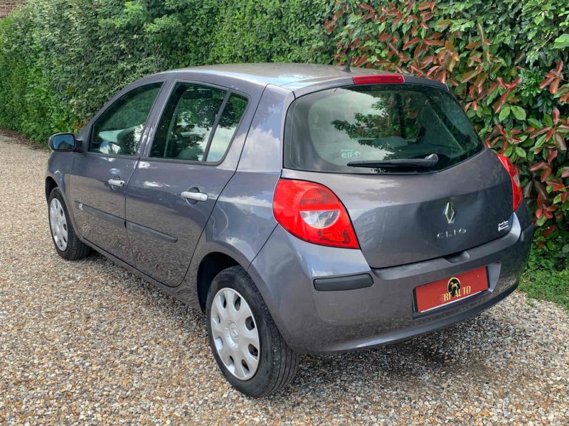 RENAULT CLIO 2007 1.2 16 v