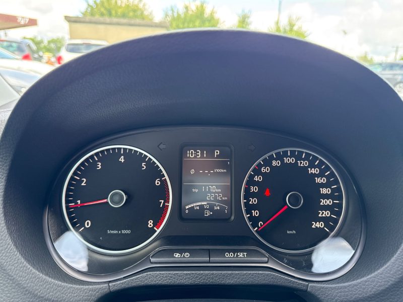 VOLKSWAGEN POLO 2014