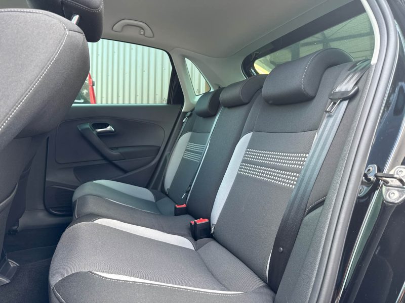 VOLKSWAGEN POLO 2014