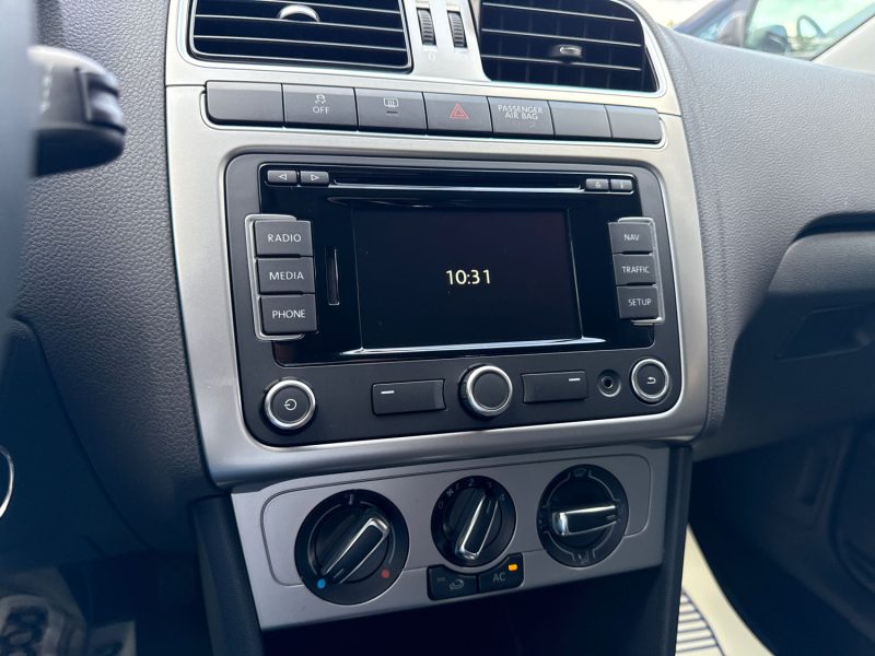 VOLKSWAGEN POLO 2014