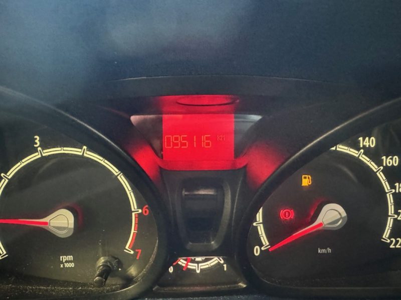 FORD FIESTA 1.4 16V 96 TREND (95 100 KMS) 