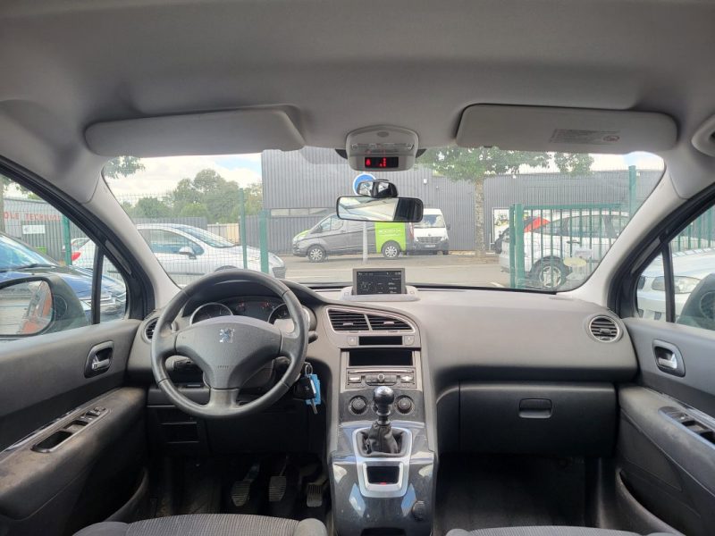 PEUGEOT 5008 1.6 HDi 115 cv - GARANTIE 12 mois - Active