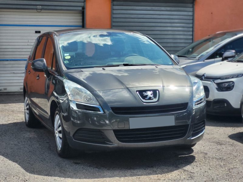 PEUGEOT 5008 1.6 HDi 115 cv - GARANTIE 12 mois - Active
